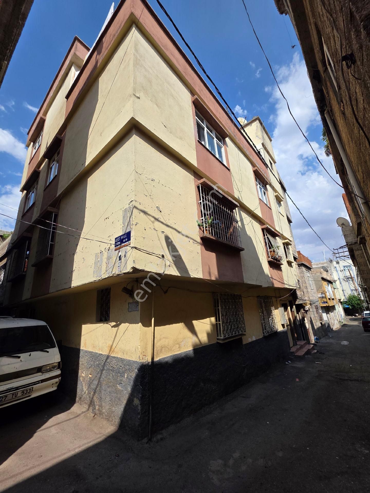 Karşıyakada Satılık 4 Katlı Uygun Müstakil - Görsel 13