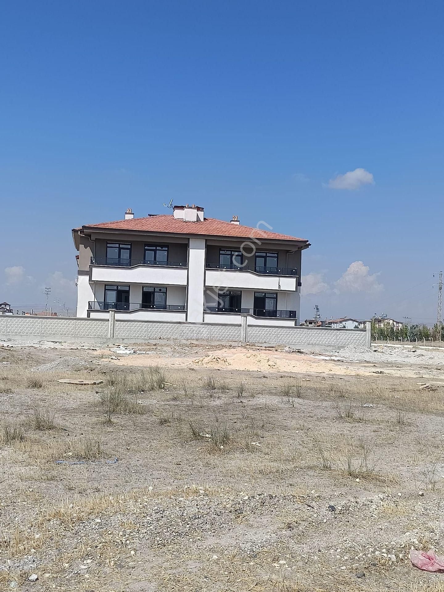 Konya Meram Alakova Mah. 2 Katlı 4 Dairelik Satılık Bina