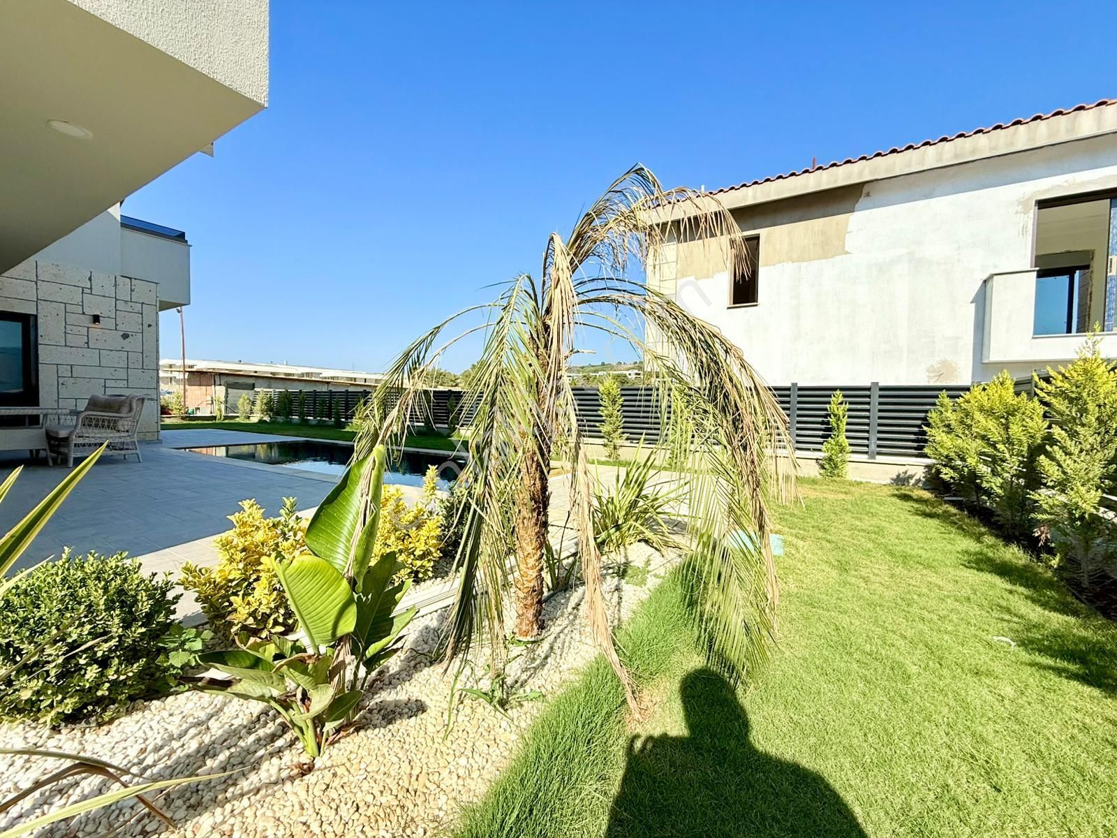 Guvenlık-manzara-özel Havuz/otopark-bahçe-monern Mimari-akıllı Ev-tamamı Müstakil - Görsel 12