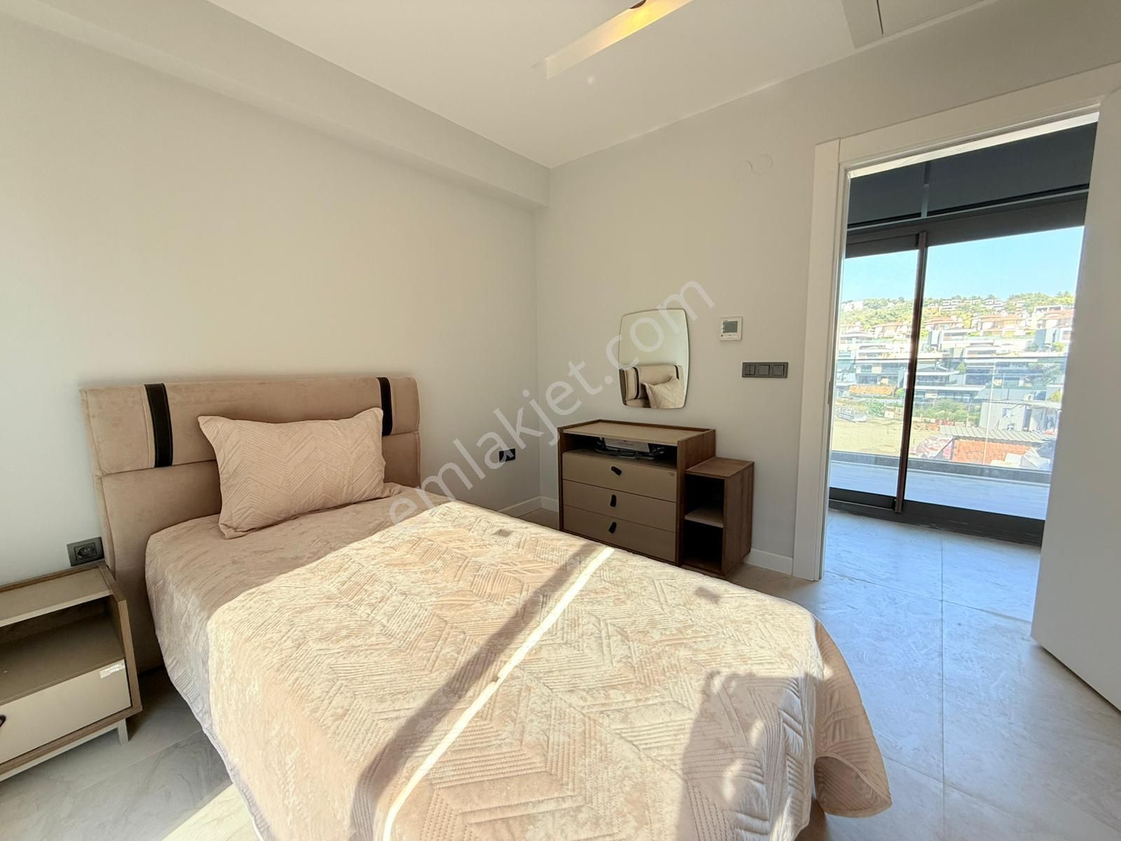 Guvenlık-manzara-özel Havuz/otopark-bahçe-monern Mimari-akıllı Ev-tamamı Müstakil - Görsel 27