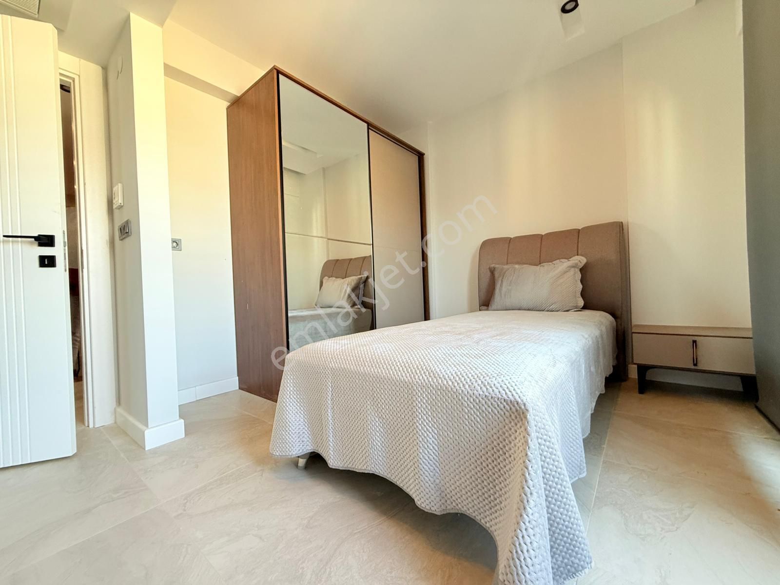 Guvenlık-manzara-özel Havuz/otopark-bahçe-monern Mimari-akıllı Ev-tamamı Müstakil - Görsel 21