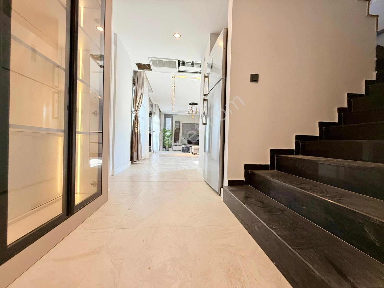 Guvenlık-manzara-özel Havuz/otopark-bahçe-monern Mimari-akıllı Ev-tamamı Müstakil - Görsel 33