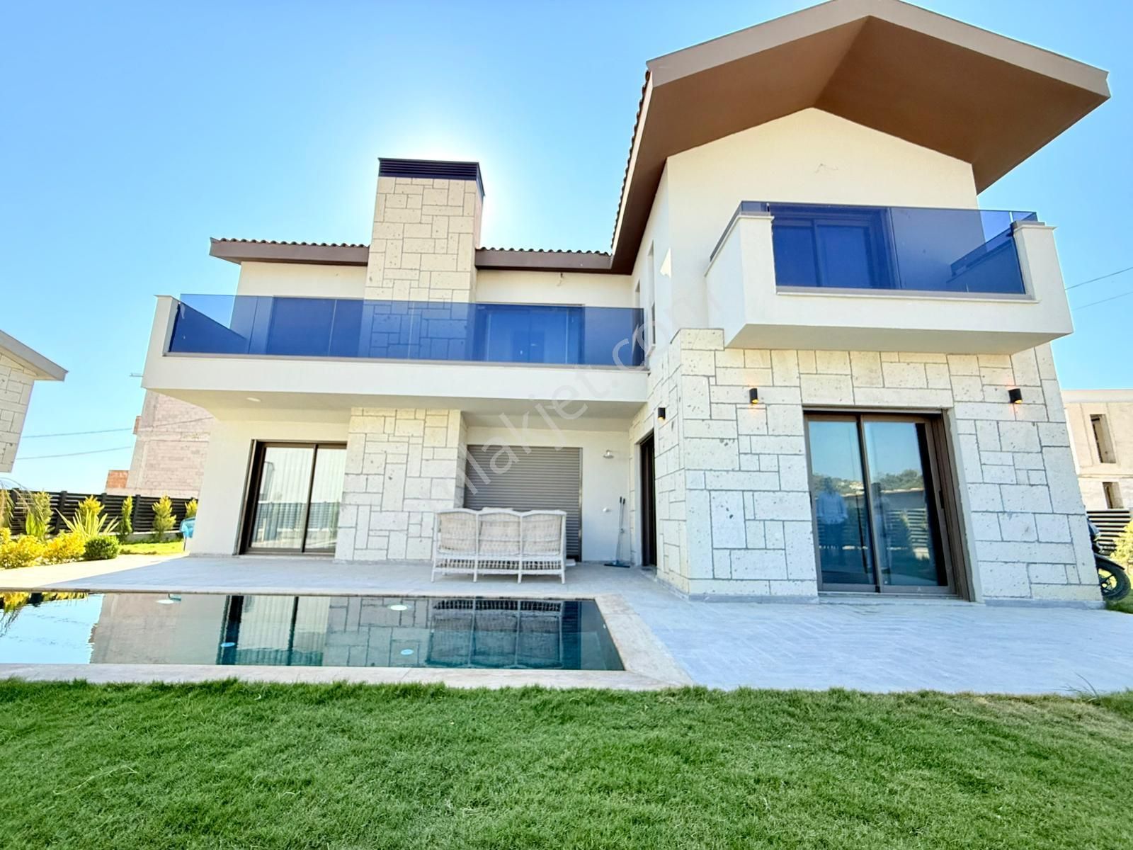 Guvenlık-manzara-özel Havuz/otopark-bahçe-monern Mimari-akıllı Ev-tamamı Müstakil - Görsel 4