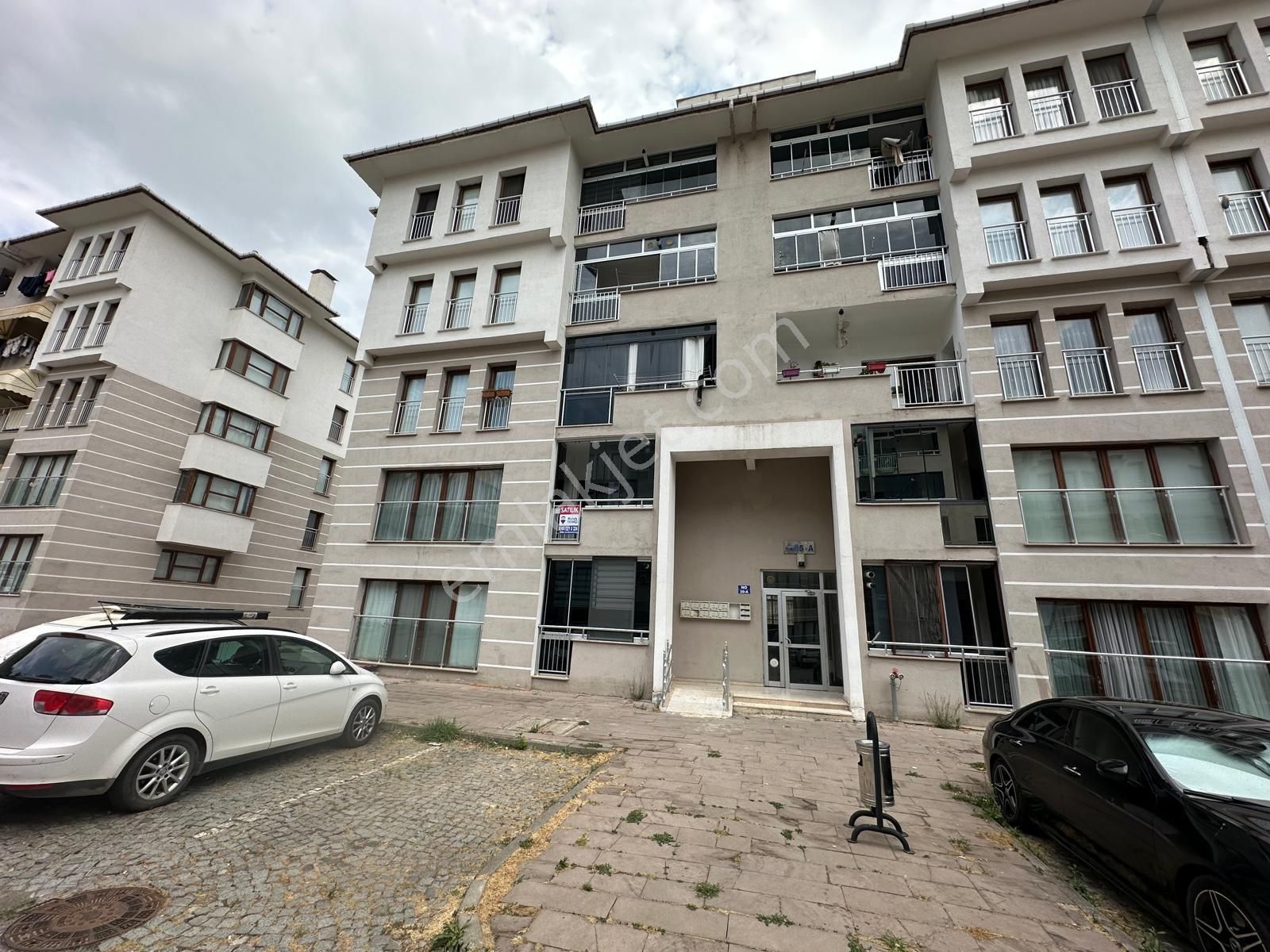 Gölcük Şirinköy Sivritepe Tokide 3+1 Arakat Satılık Fırsat Daire