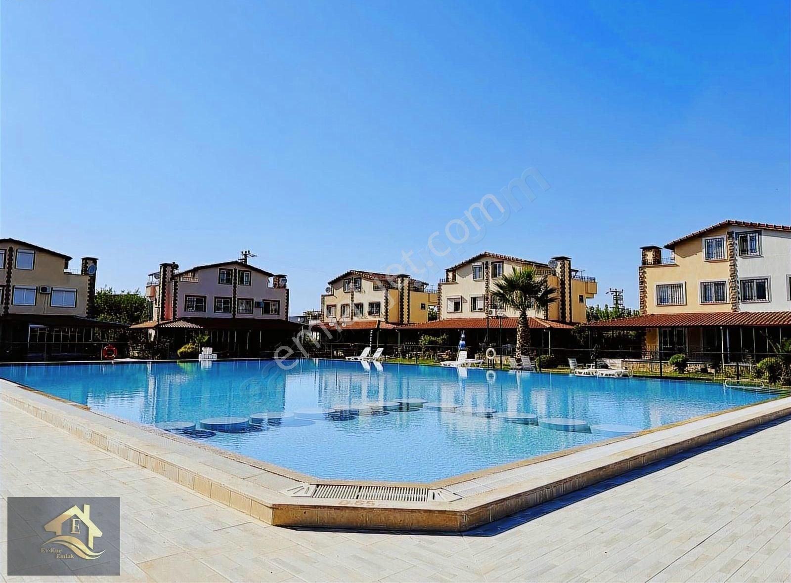 Ev-kur Emlaktan Olimpik Yüzme Havuzlu Plaja 850mt 3+1 Yazlık