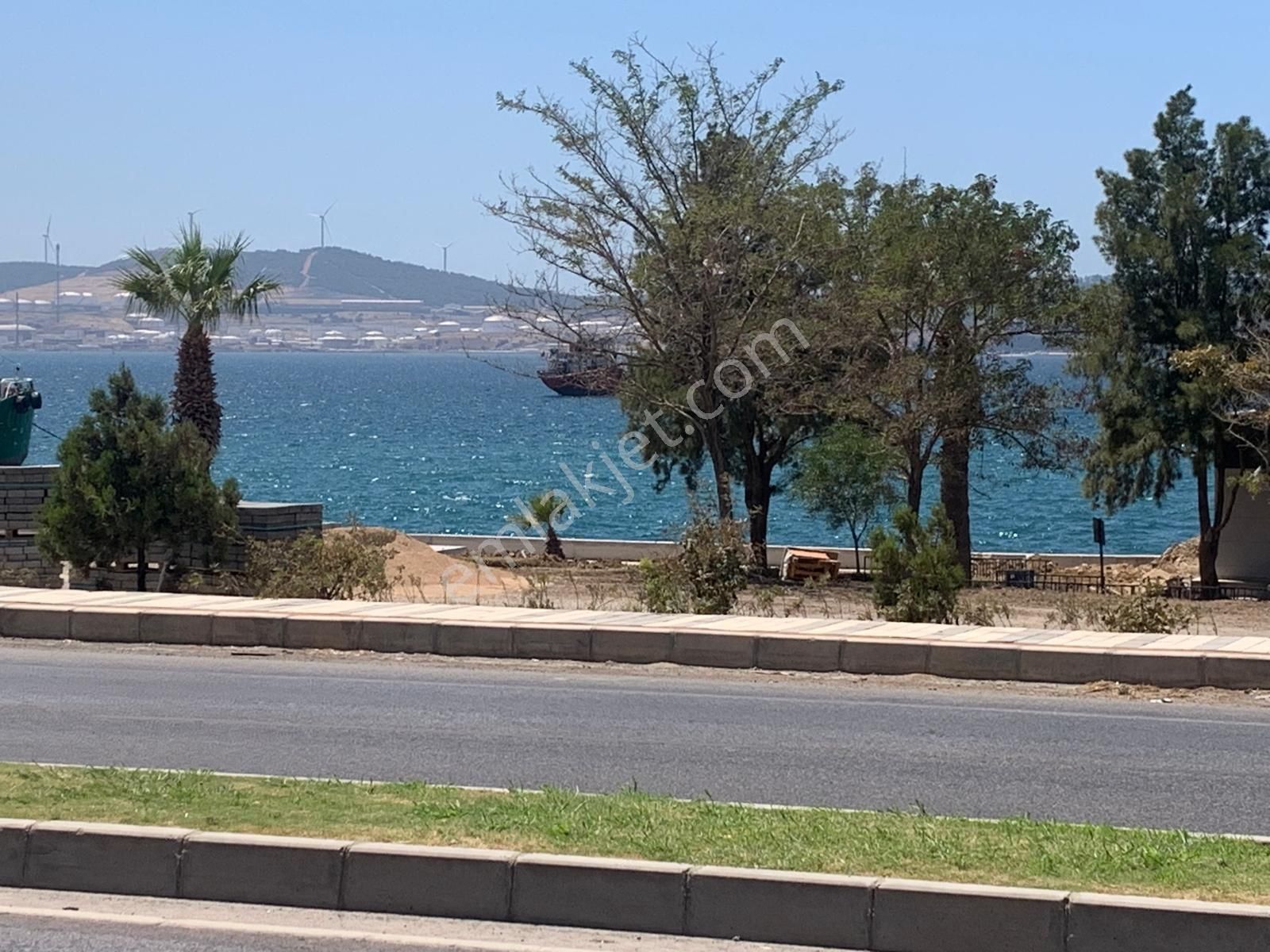 Ticari Amaçlıda Kullanilabilecek Köşe Arsa