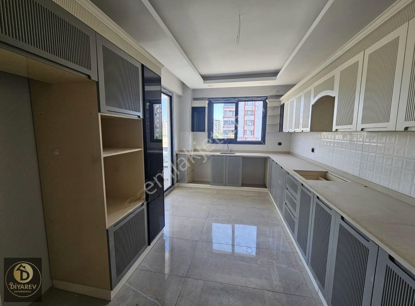 Zümrütkent Yanı Satılık 2+1 Büyük Daire