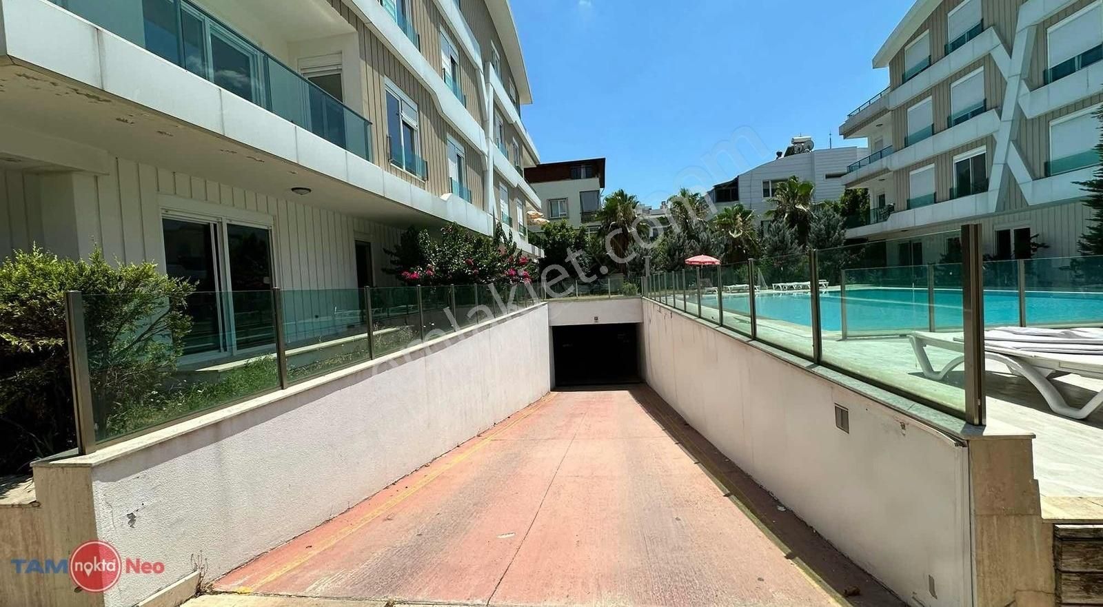 Güzeloba Mh. Site İçerisinde 2+1 Kiralık Daire