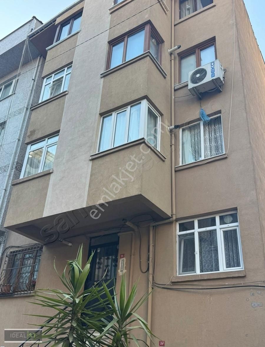 Ortaköy Sahile Caddeye Yakın Ara Kat Daire