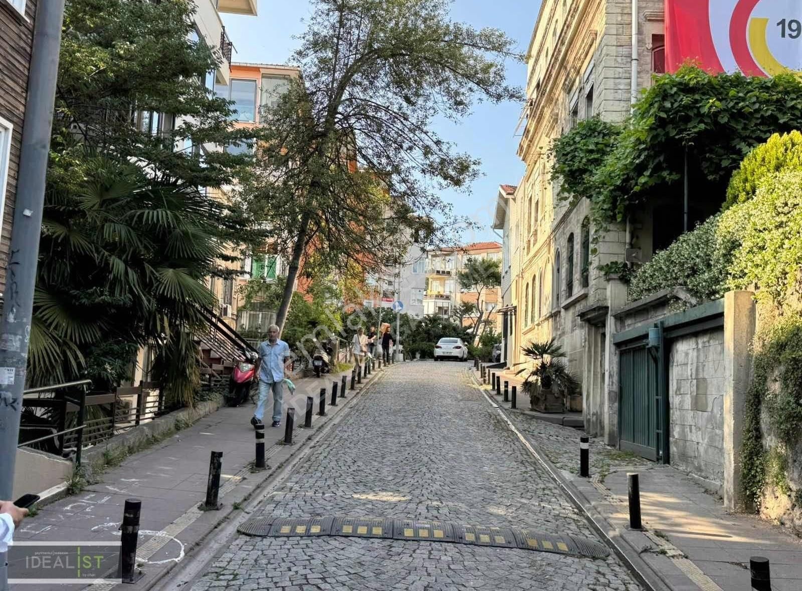 Ortaköy'de Sahile Yakın Nezih Sokakta 2+1 Ferah Daire - Görsel 8