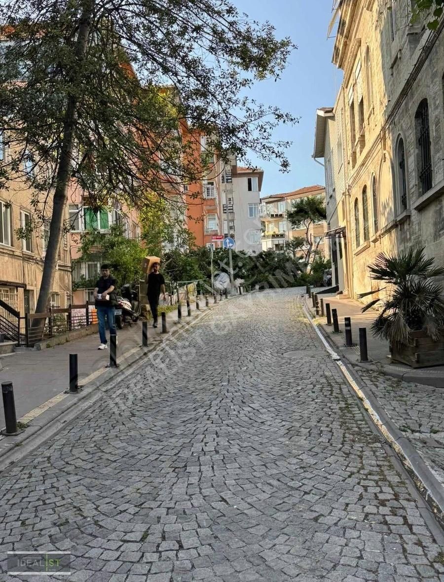 Ortaköy'de Sahile Yakın Nezih Sokakta 2+1 Ferah Daire - Görsel 22