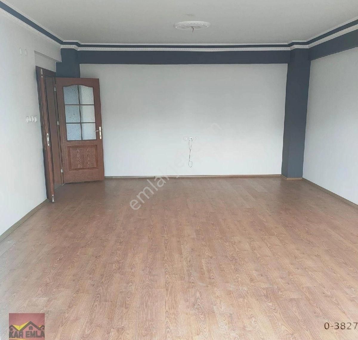 Novalanda Avm Karşısı Flora Park Sitesinde 3+1 Geniş Arakat Daire