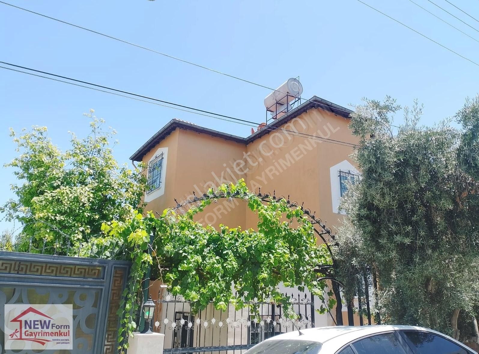New Form'dan Kuyuluk'ta Tripleks 5+1 Satılık Villa