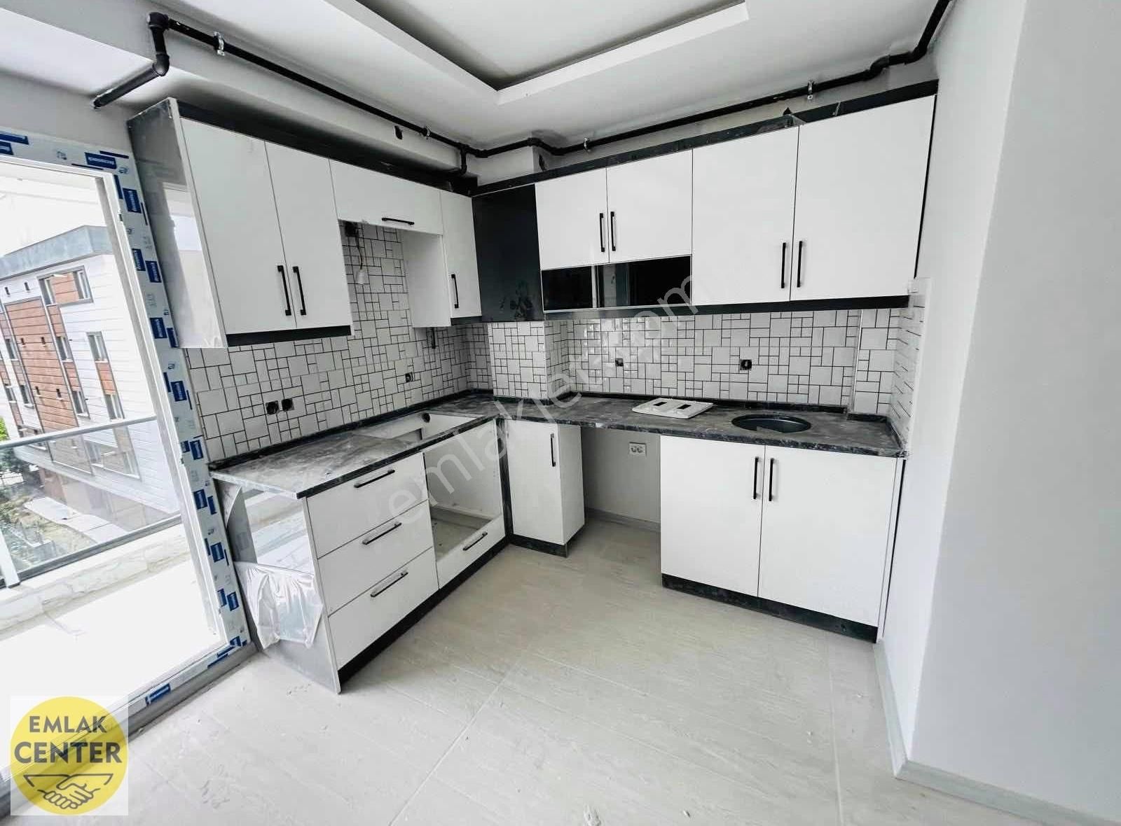 Emlak Center'dan Muradiye Mah Satılık 1+1 Sıfır Daire