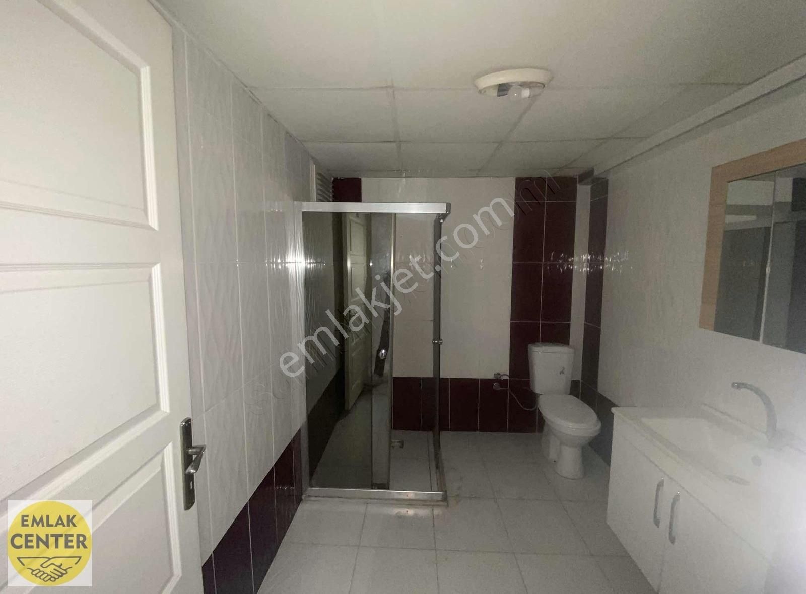 Emlak Center'dan Muradiye'de 3+1 Çift Cephe 150m2 Ara Kat Daire - Görsel 24
