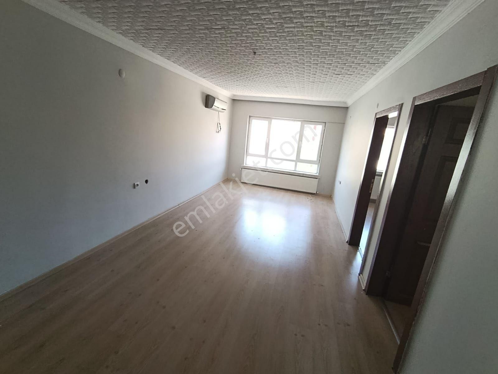 Murat Türkmen'den Etimesgut_merkezde Çarşı_içinde Kiralık 3+1_kat_daire
