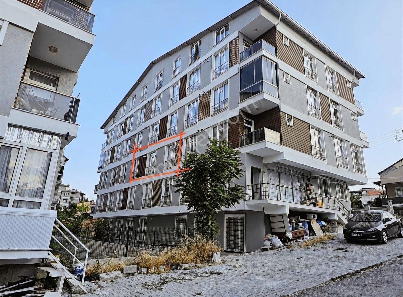 Yunus Erkan*dan Emek*te Satılık Eşyalı 1+1 Daire