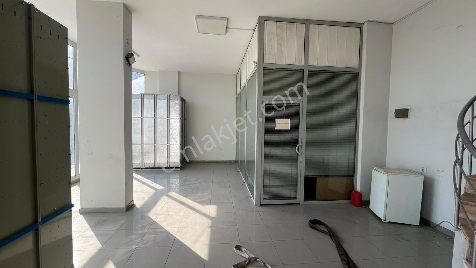 Zorlu Gayrimenkul'den Şakirpaşa'da 1500m2 Kiralık İş Yeri - Görsel 35