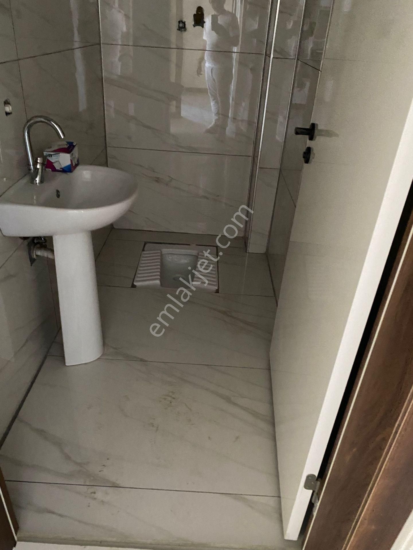 Edremit Merkezde 3+1 145 M², Asansörlü, Yenilenmiş Ve Ebeveyn Banyolı Daire - Görsel 9