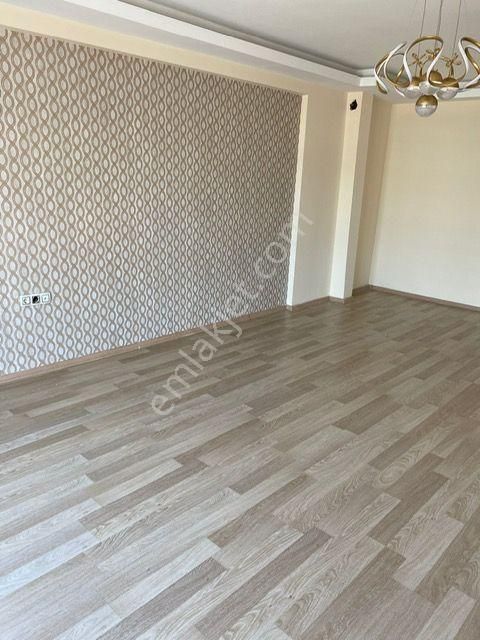 Edremit Merkezde 3+1 145 M², Asansörlü, Yenilenmiş Ve Ebeveyn Banyolı Daire - Görsel 22