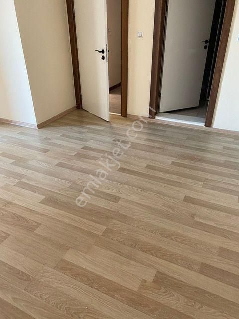 Edremit Merkezde 3+1 145 M², Asansörlü, Yenilenmiş Ve Ebeveyn Banyolı Daire - Görsel 23