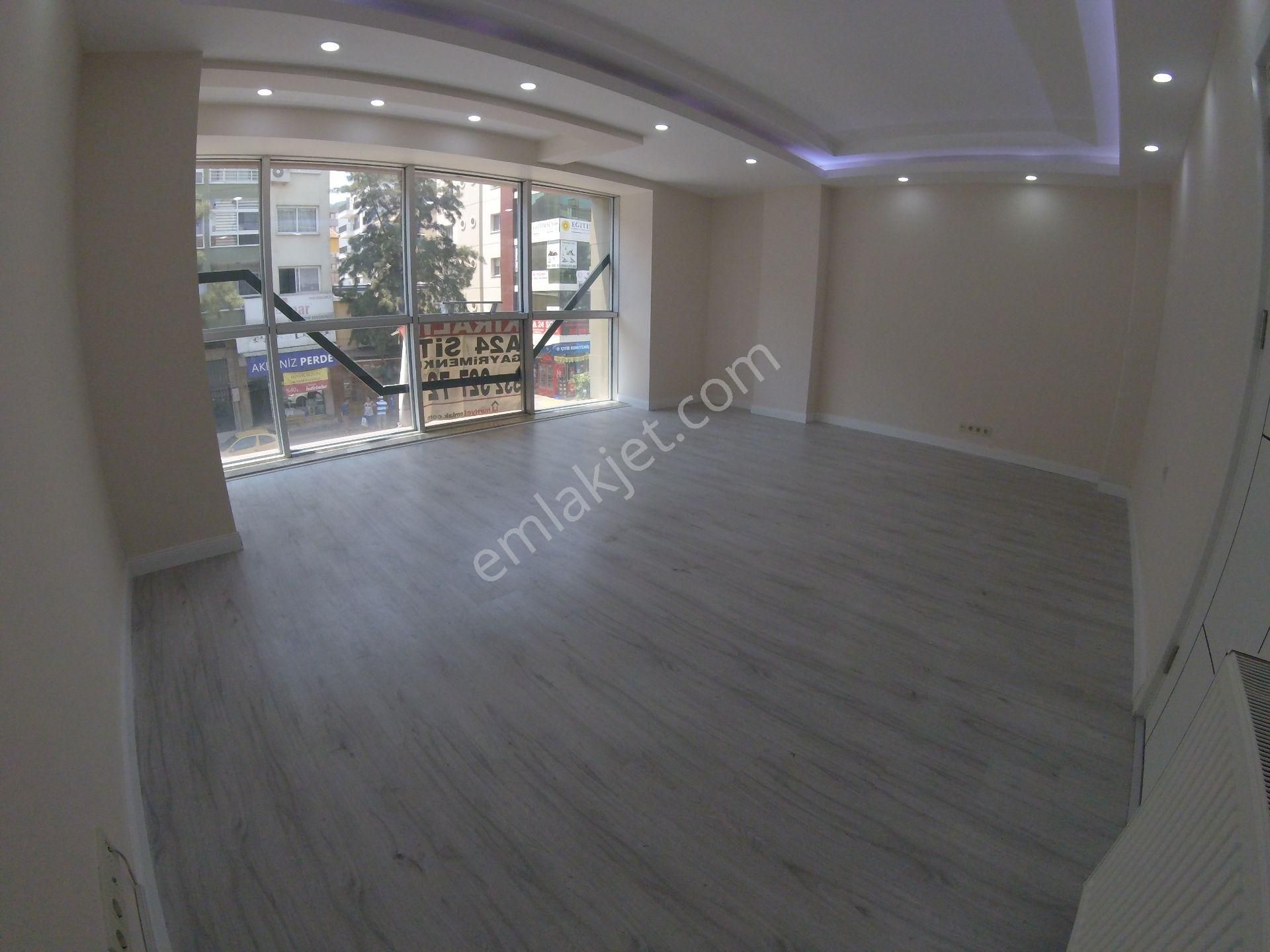 Narlıderede Kiralık Ofis Büro Muayenehane Kuaför İçi Full Yapılı Ana Caddede 2+1