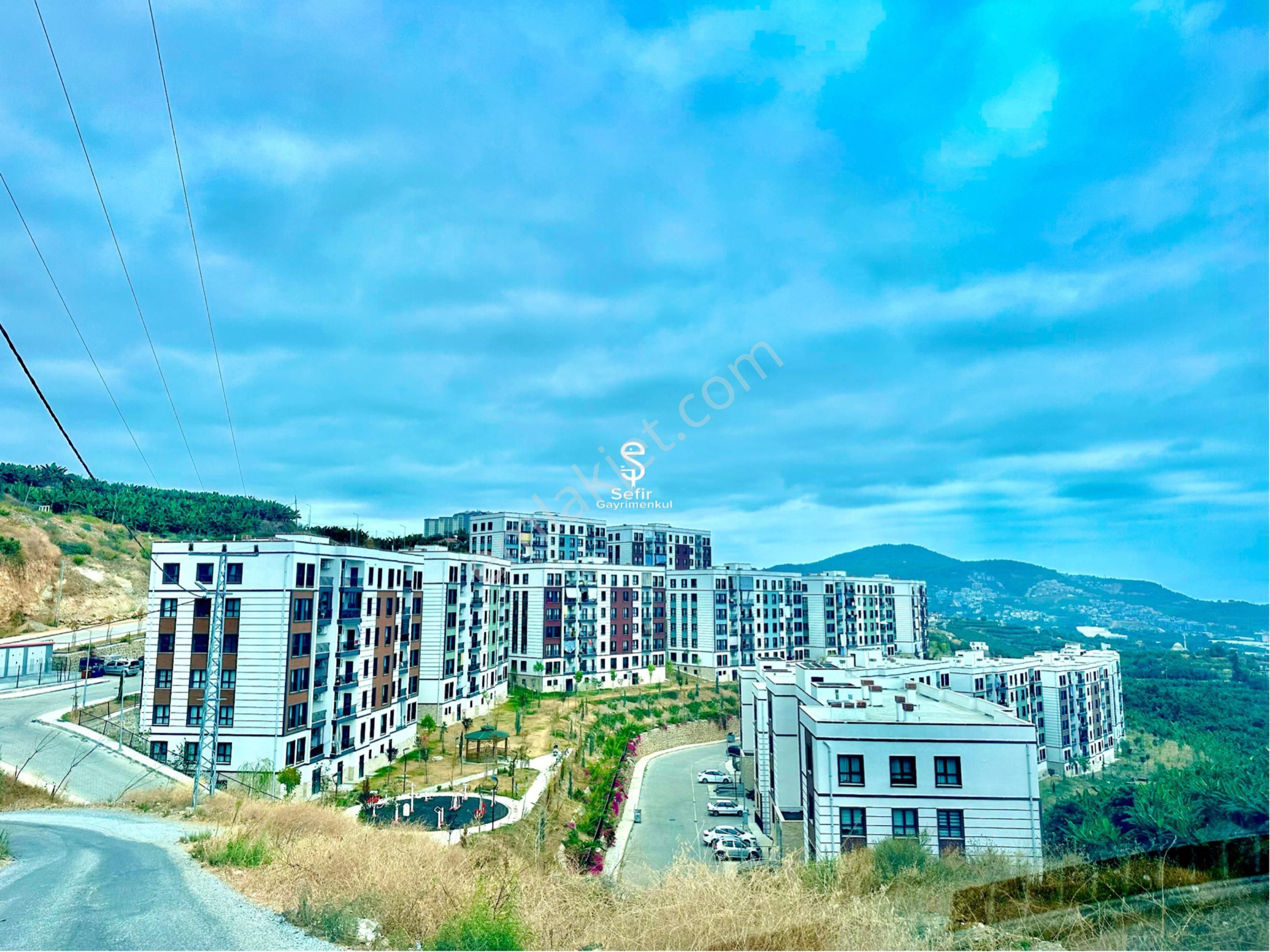 Alanya Mahmutlar Toki De Kiralık 3+1 Ayrı Mutfak Klimalı Daire