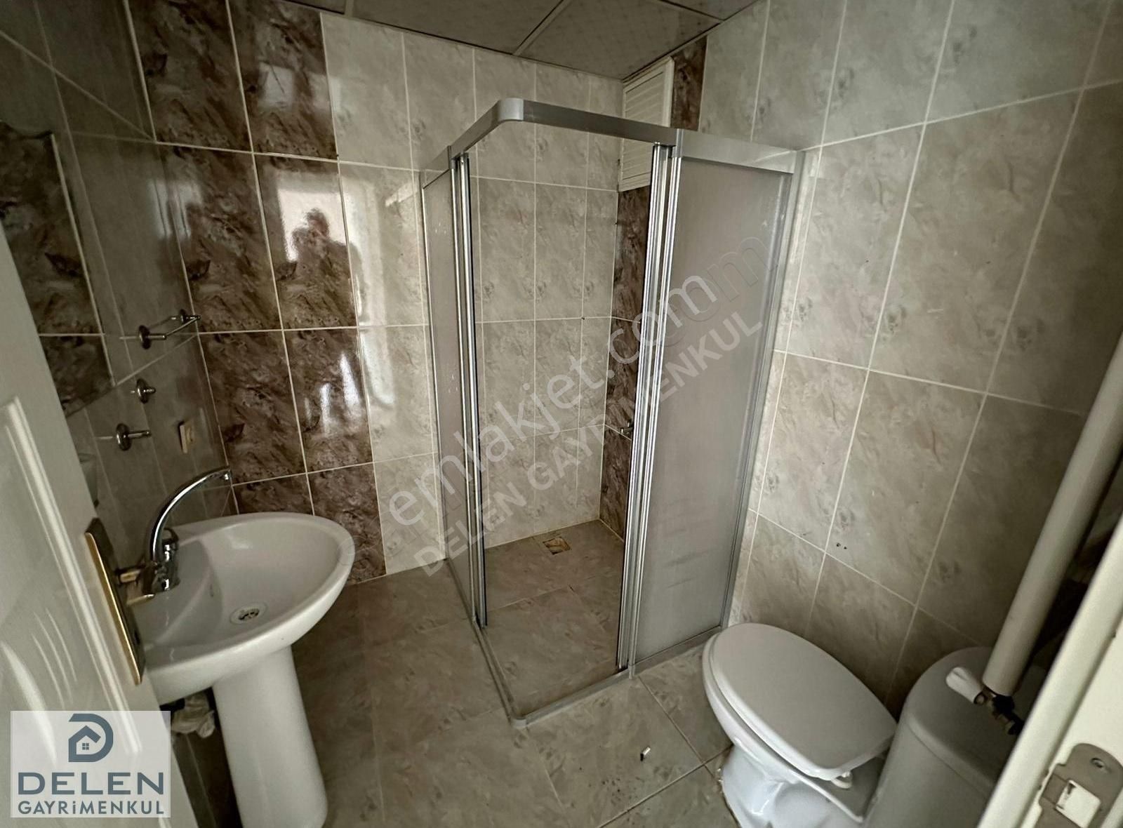 Delen Gayrimenkul'den Karacahmet'te Kiralık 2+1 Daire