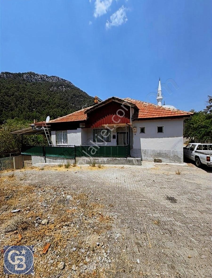 Akseki Erenyaka Köy Merkezinde 3+1 Müstakil Eşyalı Ev