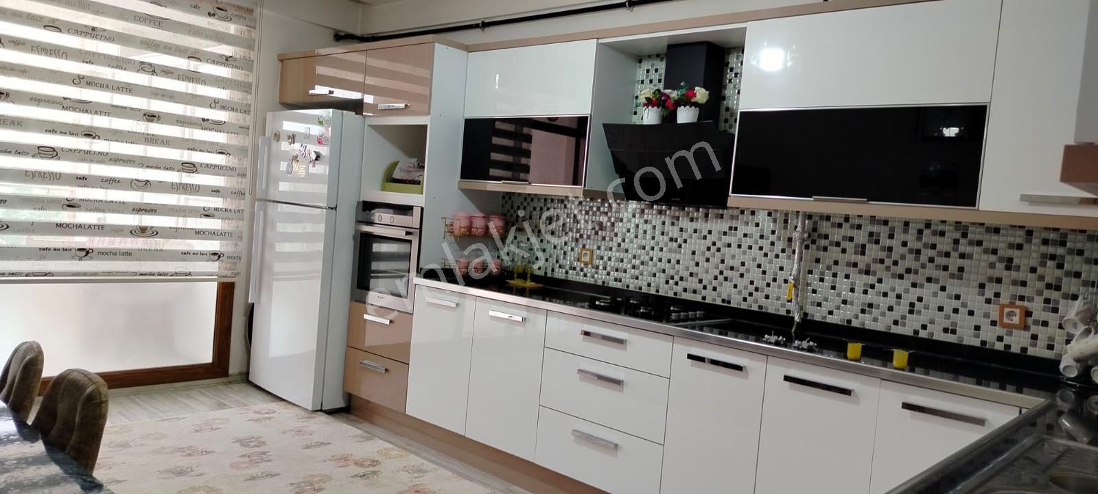 Evrim Alataş Cad. Bulunan 3+1 Satılık Dairemiz Bulunmaktadır