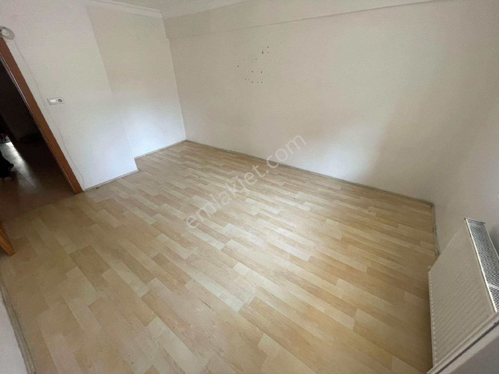 İsmetpaşa Mah.de Temiz 2.ci Göbek Daire 2+1 125 M