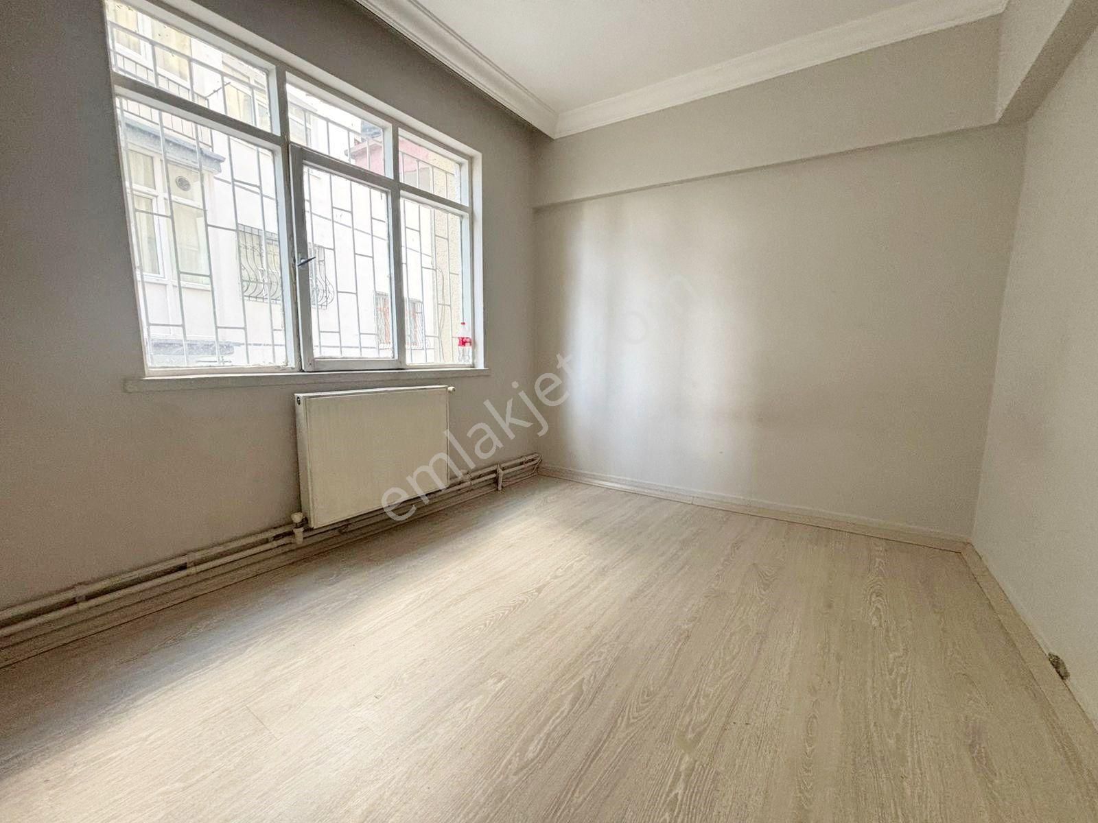 Aşağı Eğlence Göbek Yakını Cadde Üzerinde 3+1 Bahçe Katı
