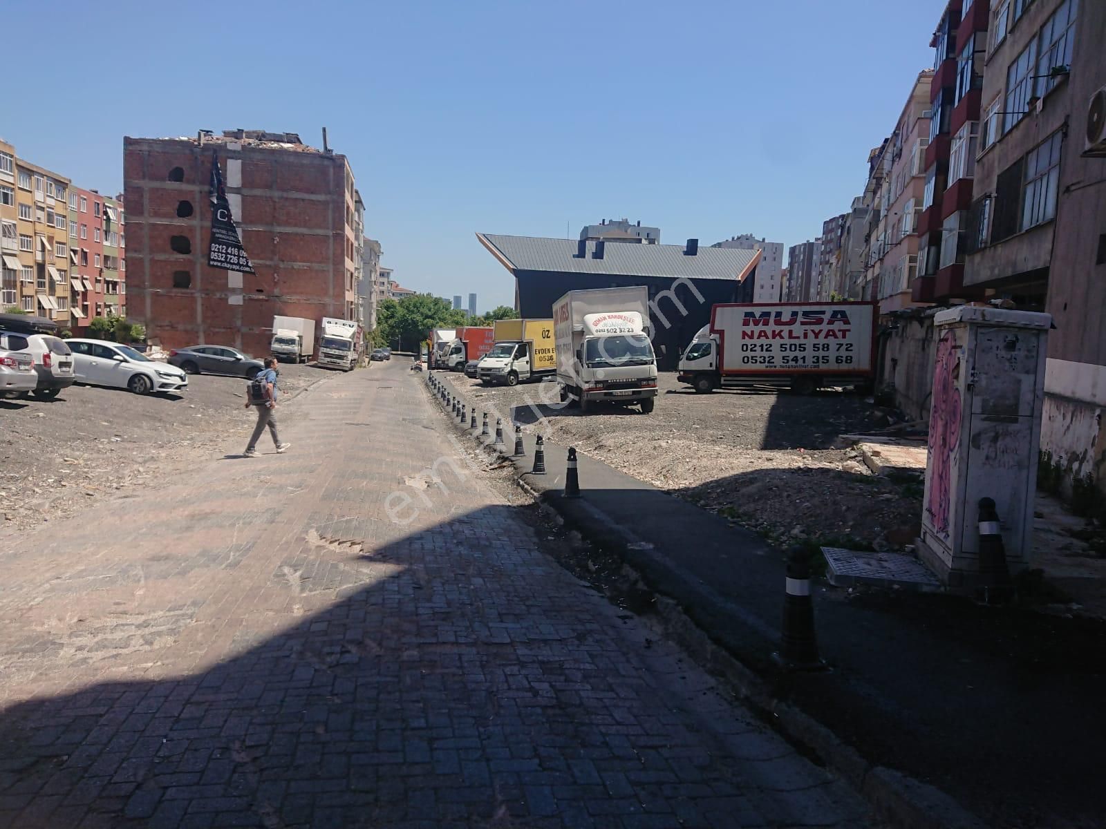 Haznedar'da 3 Cepheli Site İçerisinde Kentsele Girmiş Fırsat 3+1