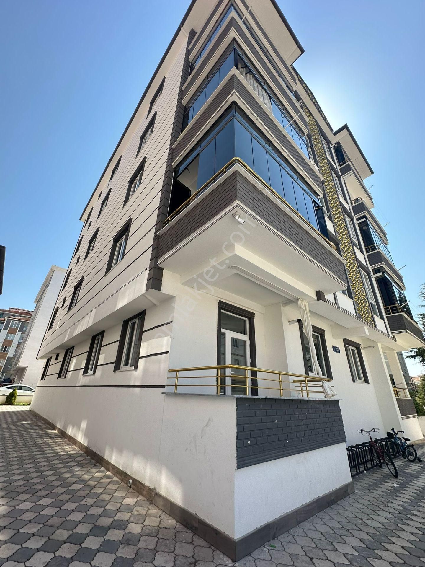 Osmancık Caddesi Als Civarı Bakımlı Daire