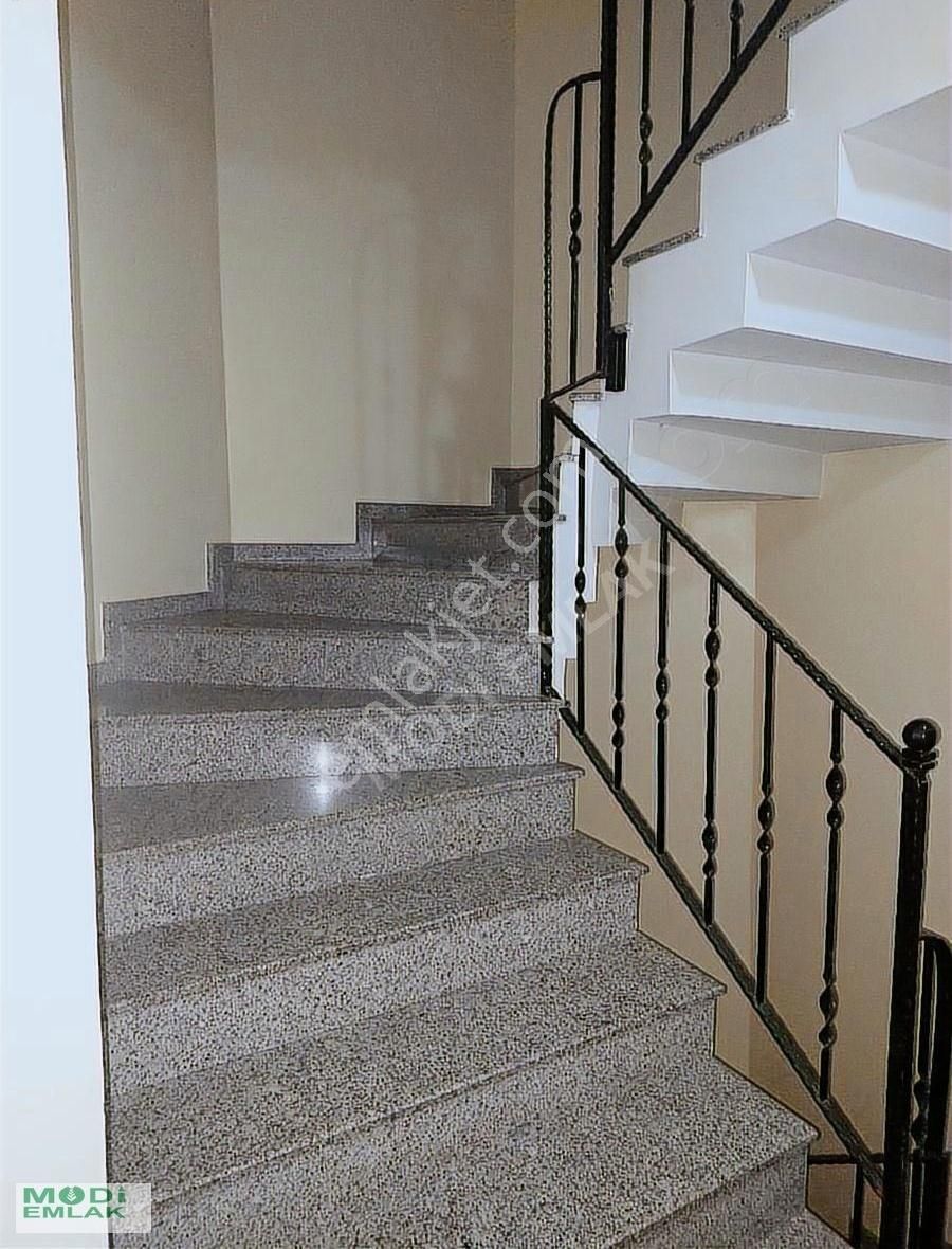 Moda Sahile Yakın Asansörlü Otoparklı Satılık 3+1 Ofis Daire - Görsel 21