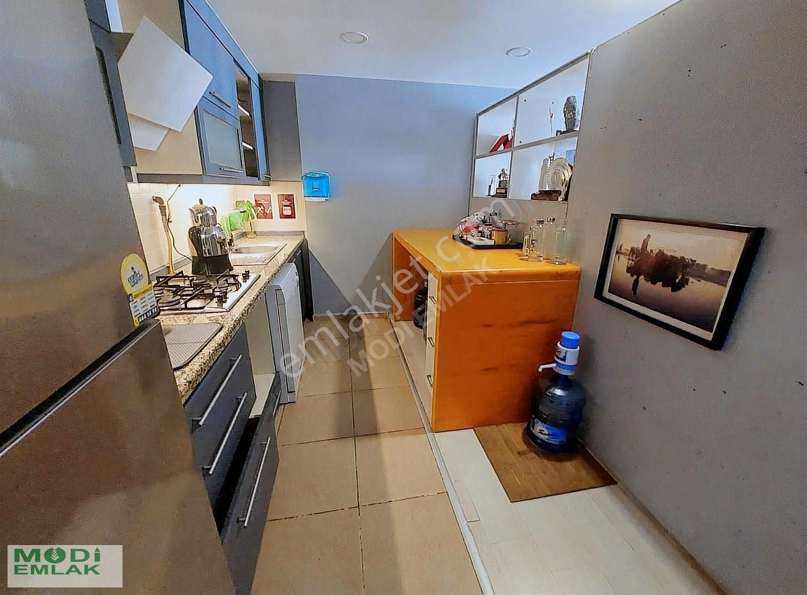 Moda Sahile Yakın Asansörlü Otoparklı Satılık 3+1 Ofis Daire - Görsel 6