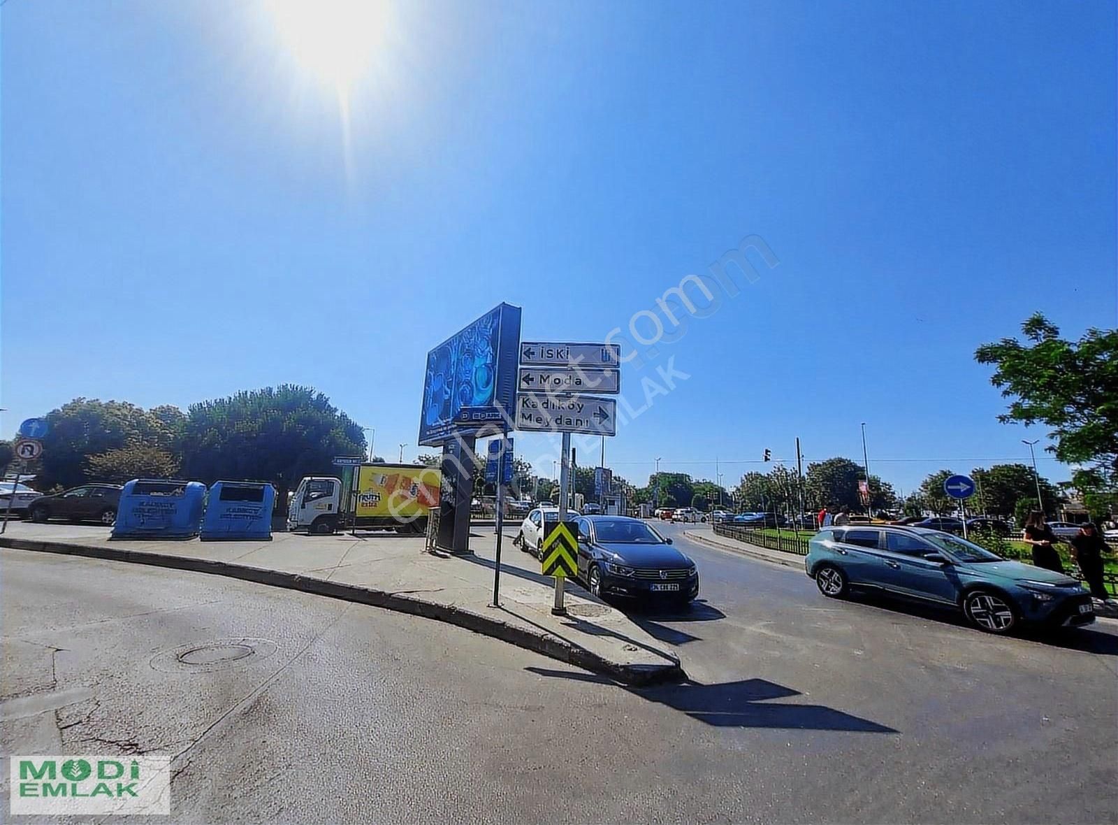 Moda Sahile Yakın Asansörlü Otoparklı Satılık 3+1 Ofis Daire - Görsel 33
