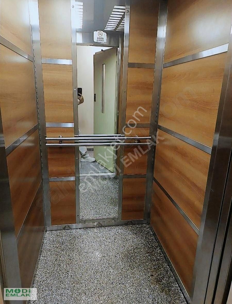 Moda Sahile Yakın Asansörlü Otoparklı Satılık 3+1 Ofis Daire - Görsel 25