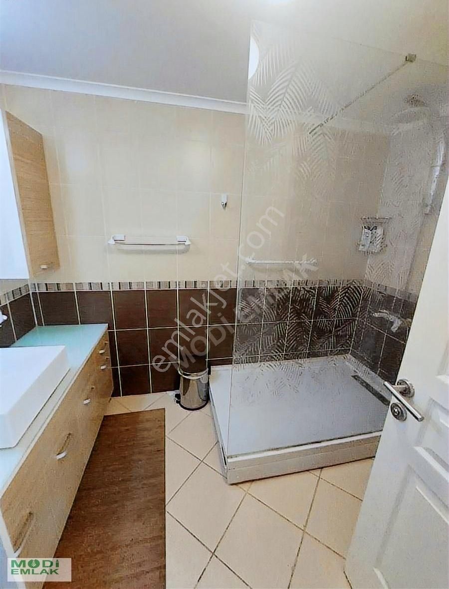 Moda Sahile Yakın Asansörlü Otoparklı Satılık 3+1 Ofis Daire - Görsel 14