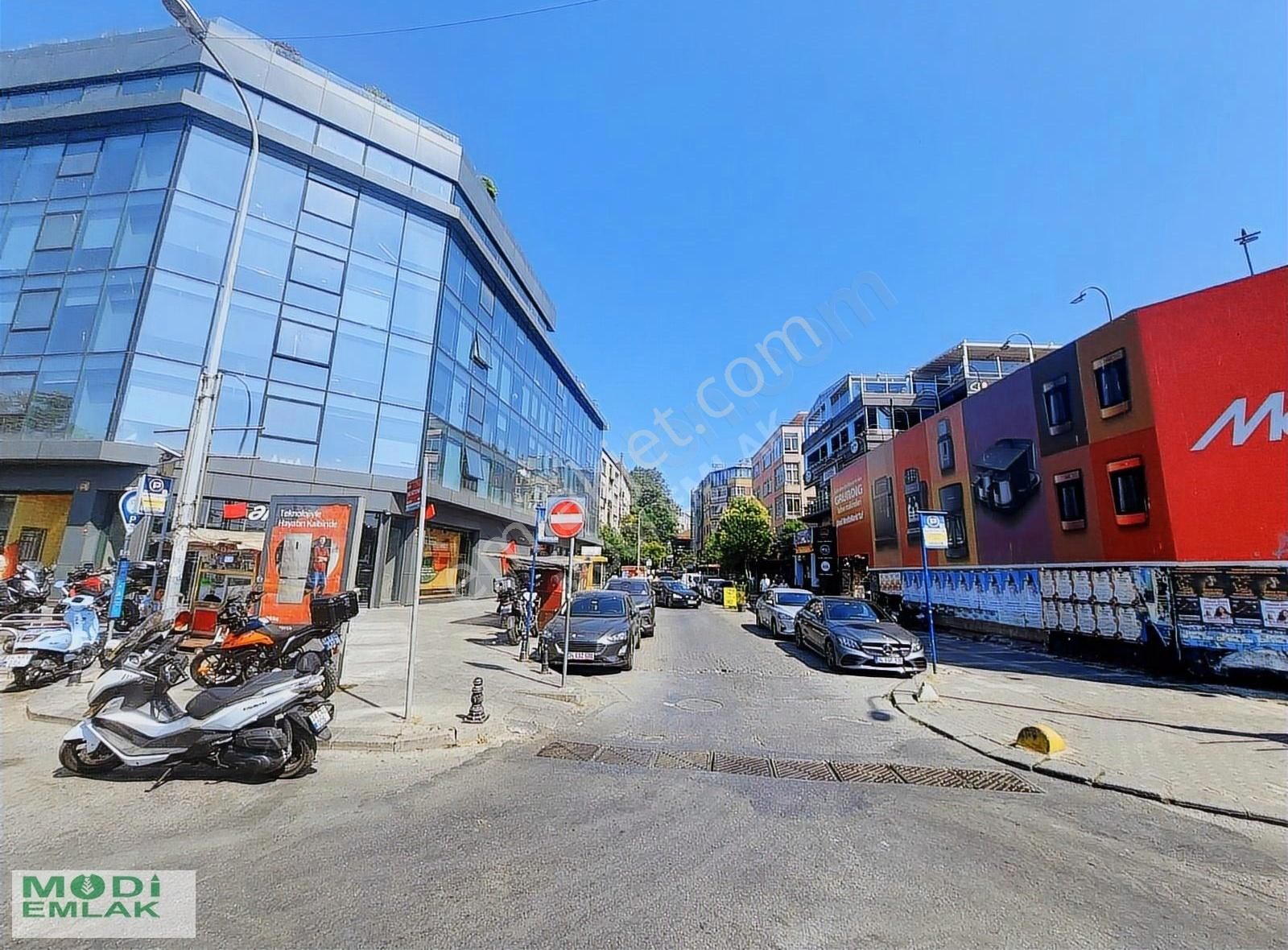 Moda Sahile Yakın Asansörlü Otoparklı Satılık 3+1 Ofis Daire - Görsel 22