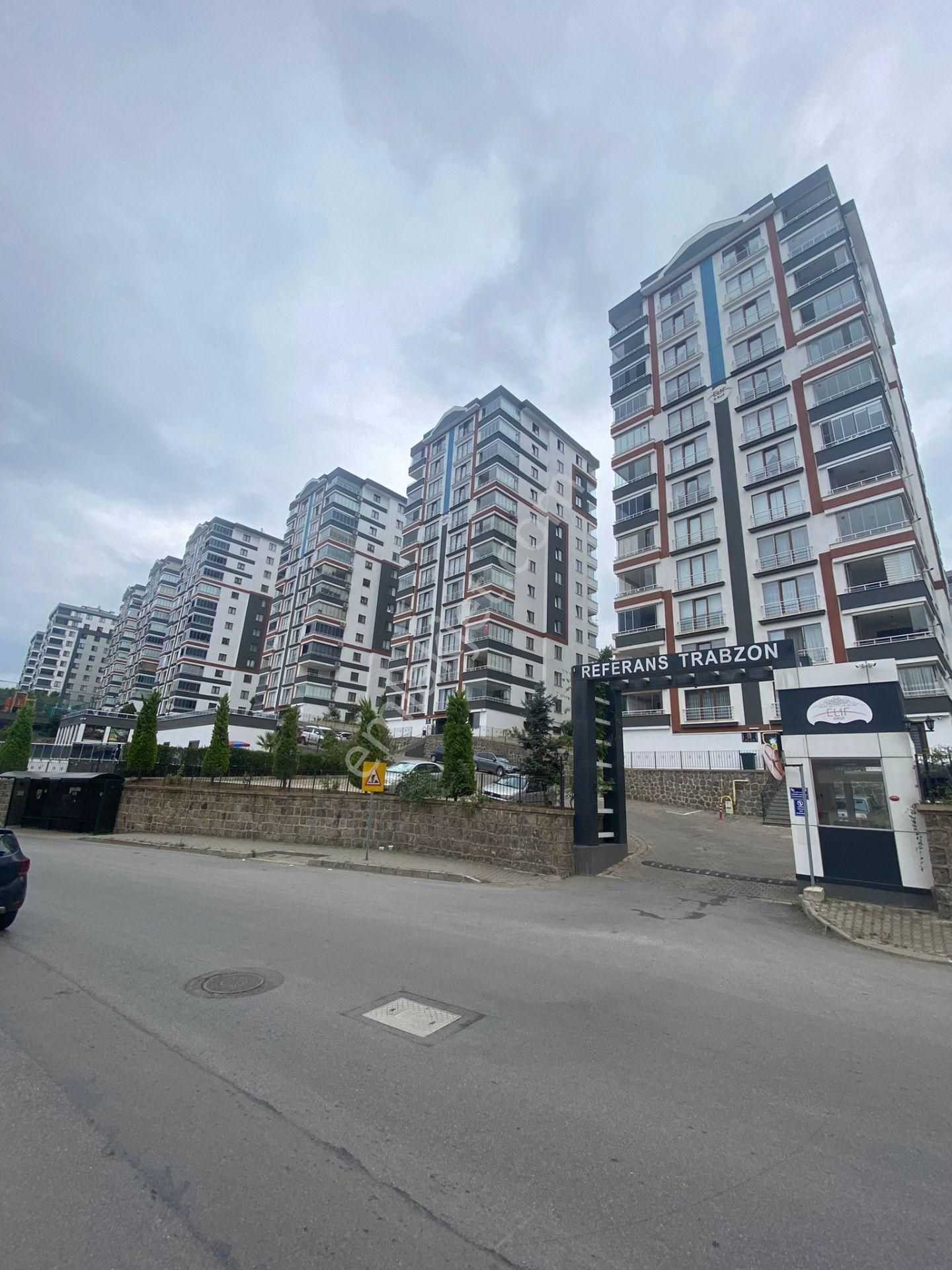 Trabzon Kaplan Emlaktan Yıldızlı Site İçi Kiralık Daire