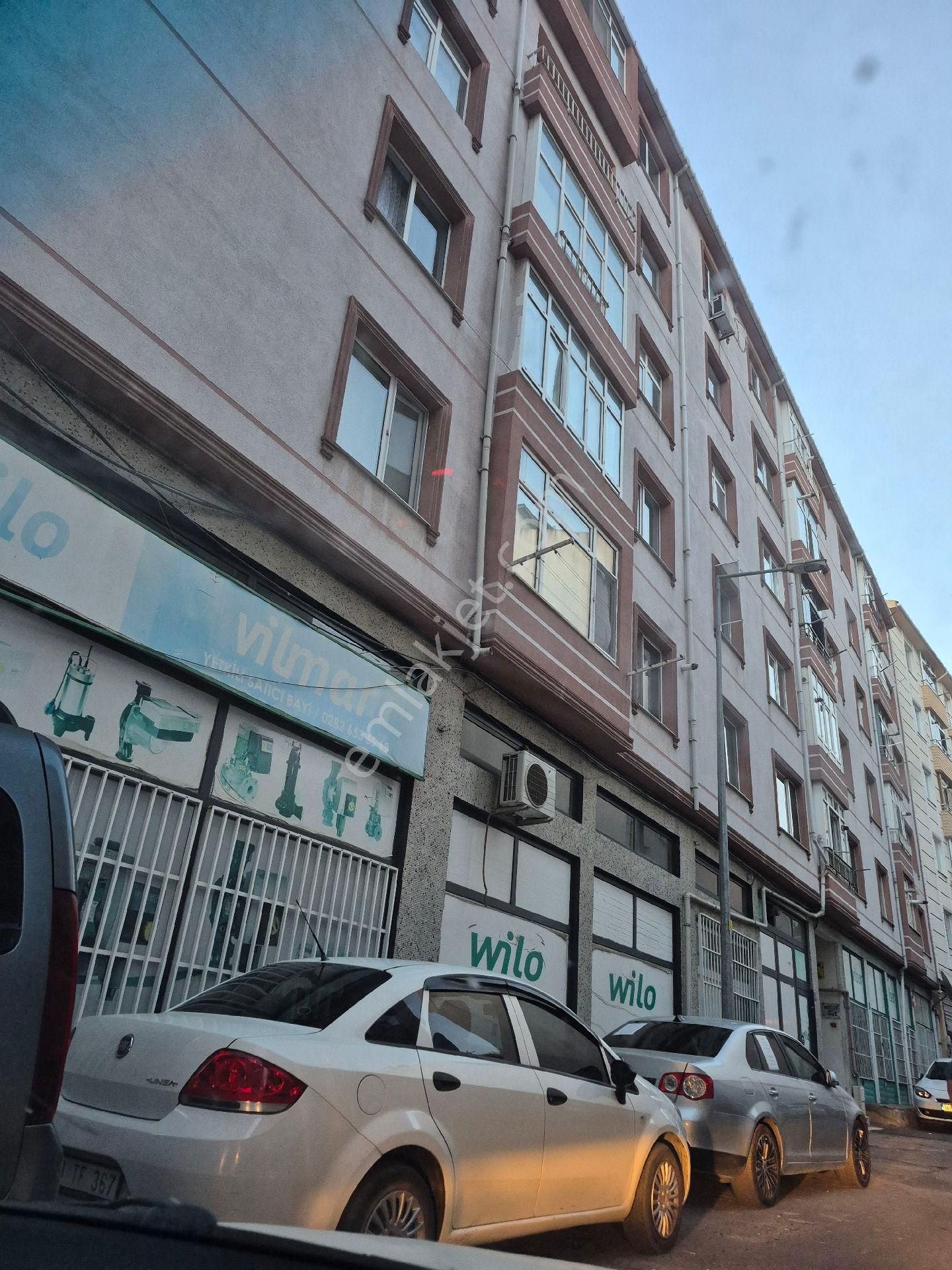 Tam Aradığınız Gibi ! Şahane Lokasyonlu,ışıl Işıl 2+1 Kiralık!!