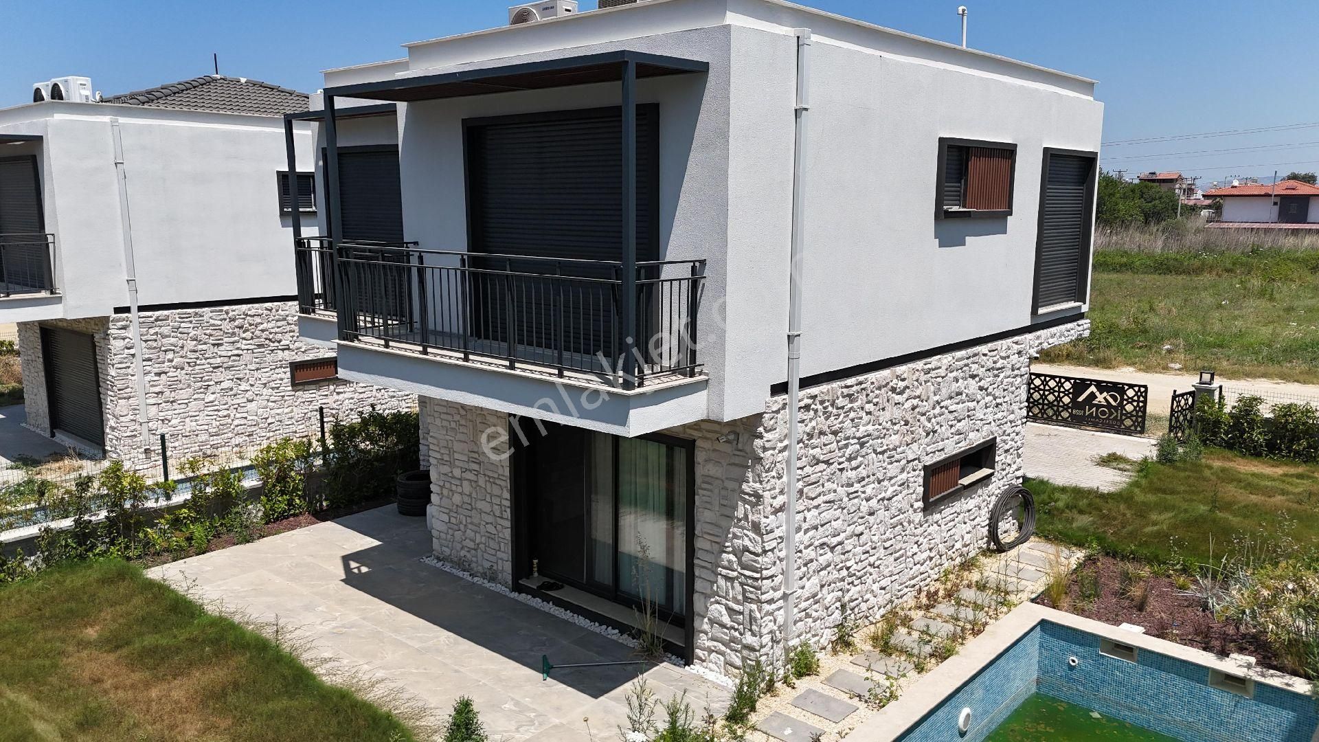 4+1 Tek Müstakil Özel Havuzlu Eşyalı Satılık
