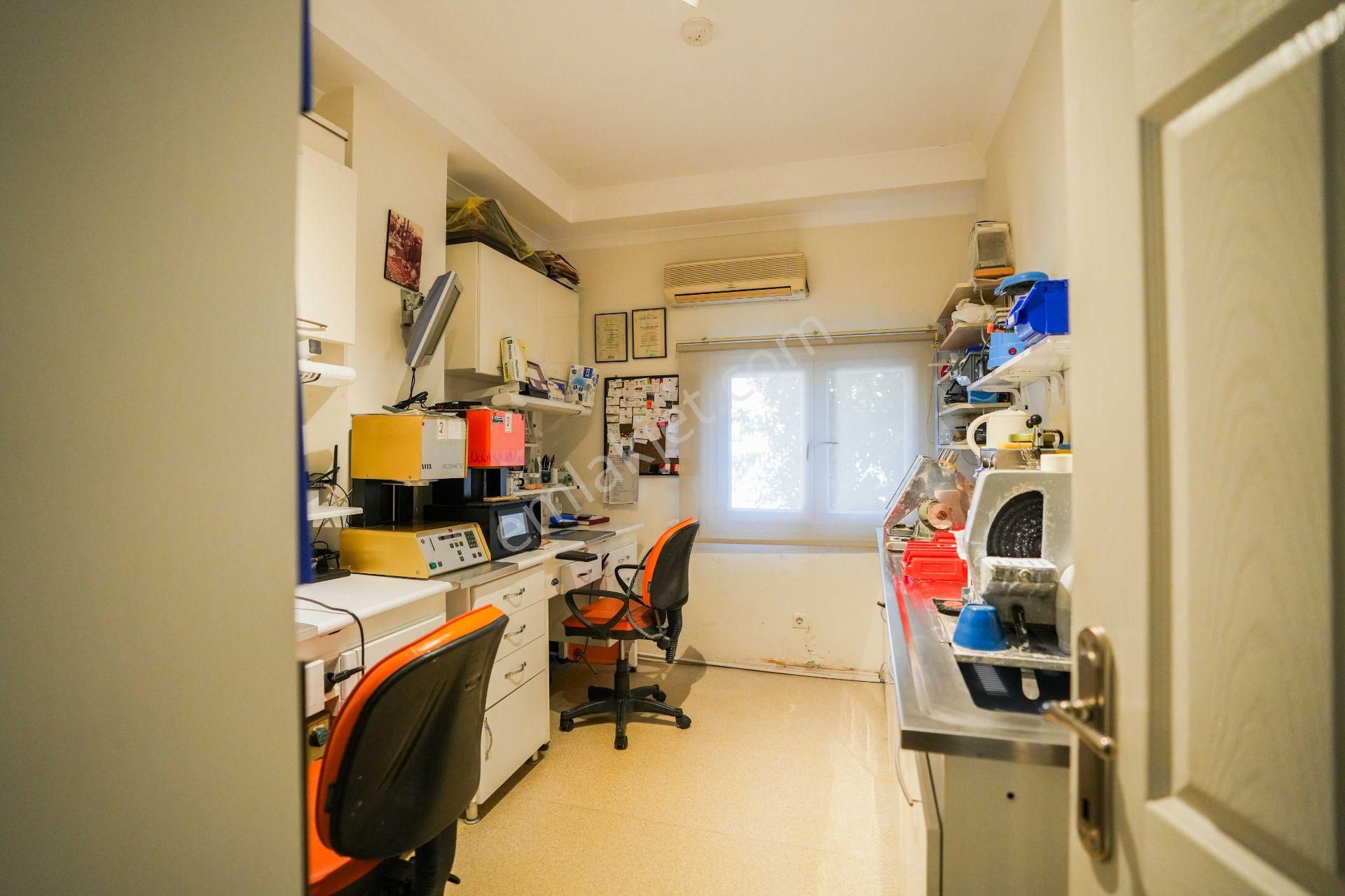 Etiler, Ünlülerin Duayen Diş Hekimi Hocasından Devren Kiralık Diş Kliniği - Görsel 4