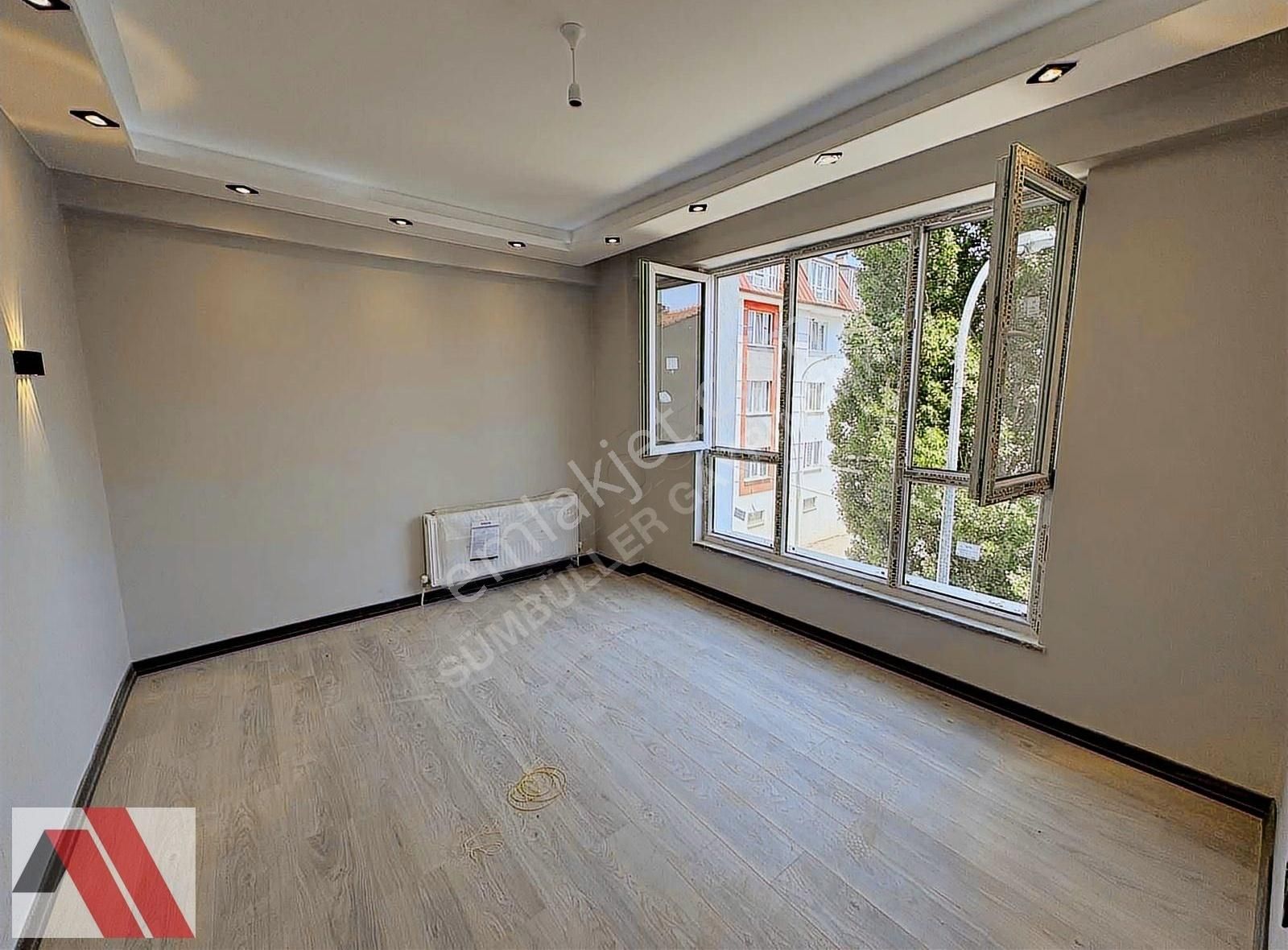 Sümbüller'den Cadde Üstü Arakat Geniş Modern 2+0 Daire