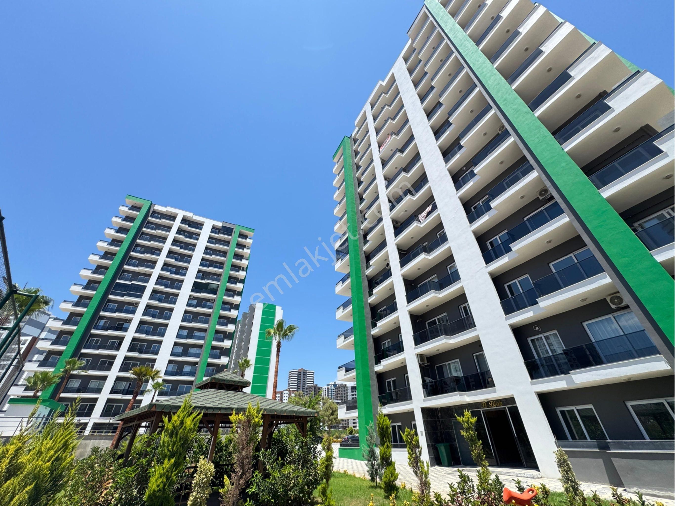 Sahibinden Mezitli Nin Lüks Sitelerinden Emerald Premium Da Geniş Oturumlu Havuzlu Sıfır Daire