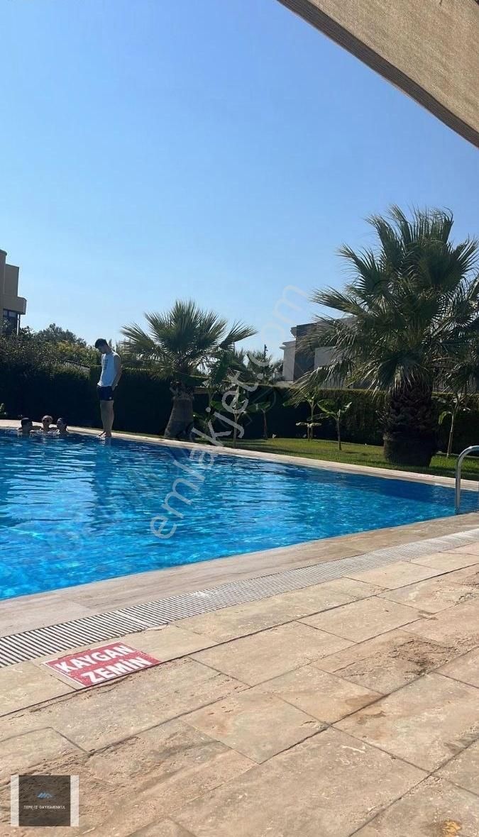 Urla Binkonutlarda Ferah Sessiz Havuzlu Sitede 2+1 Çatı Daire - Görsel 10