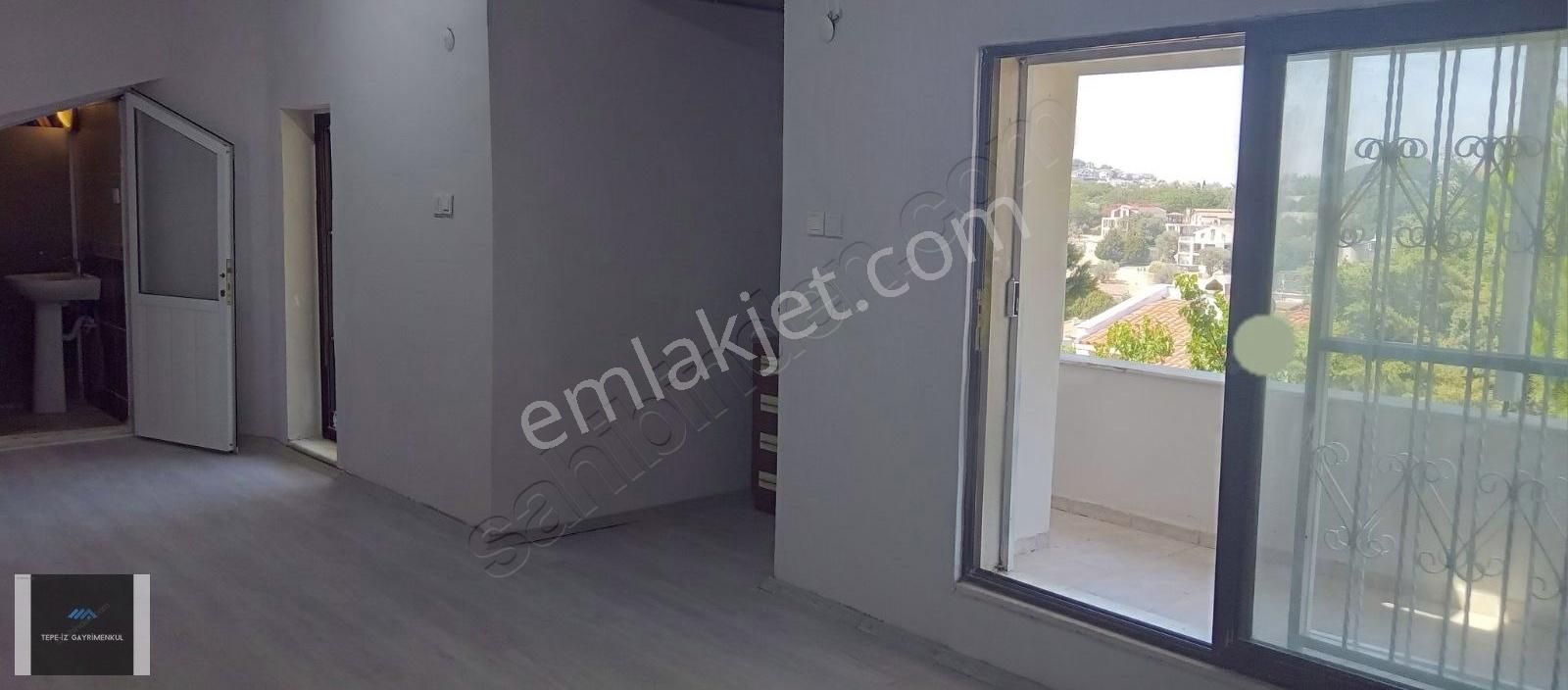 Urla Binkonutlarda Ferah Sessiz Havuzlu Sitede 2+1 Çatı Daire - Görsel 24