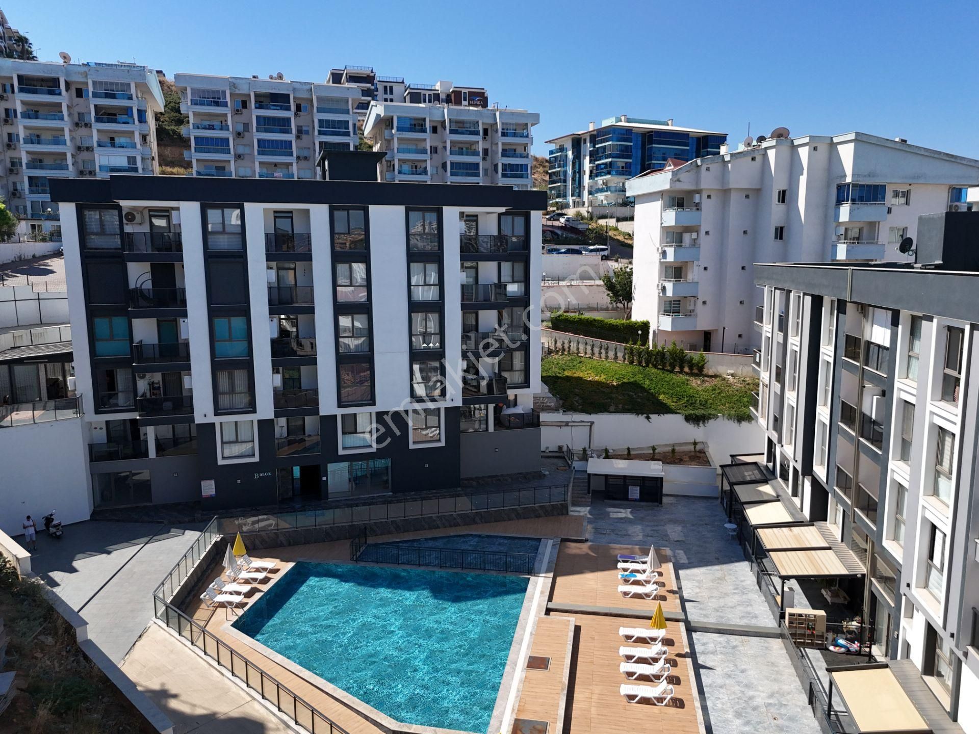 Bemka Paradise Sitesinde Eşyalı Lüks 1+1