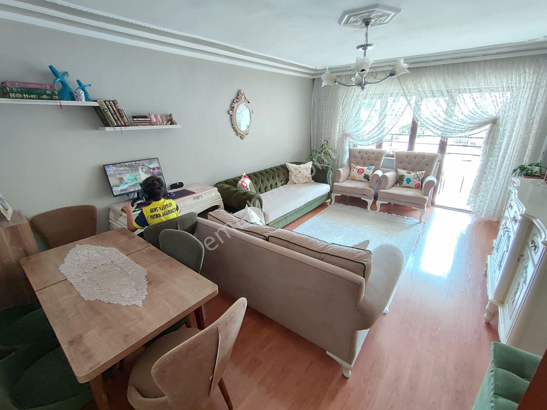 Aktepe'de Site İçersinde 3+1 Bağımsız Asansörlü Güney Cephe Daire Tuğrul Emlak'tan